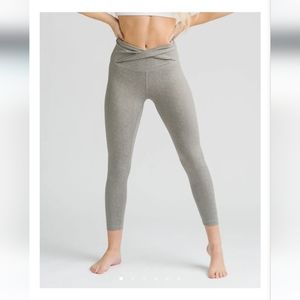 B3 Zyia Cement cross active high rise leggings size 4